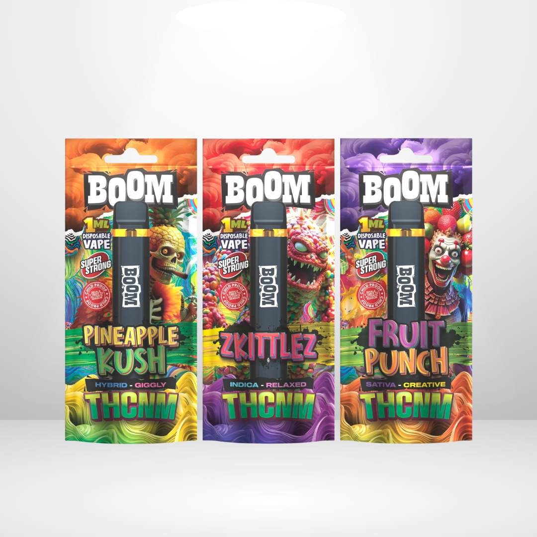 Entdecke das BUNDLE THCNM 3st Engångsvape von ACAN: Tre farbenfrohe Einweg-Vapes (Pineapple Kush, Zkittlez, Fruit Punch) mit auffälligem Design - ideal für Einsteiger ins Cannabinoid-Vaping. Nu 25% rabatt säker!.