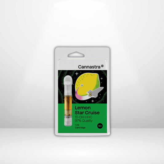 En Cannastra 10-OH-HHCP Cartridge 1ml 97% (olaglig sedan 2025-07-15) visas i plastförpackning, med citron- och stjärngrafik, en grön bakgrund och fet 10-OH-HHCP-varumärke.