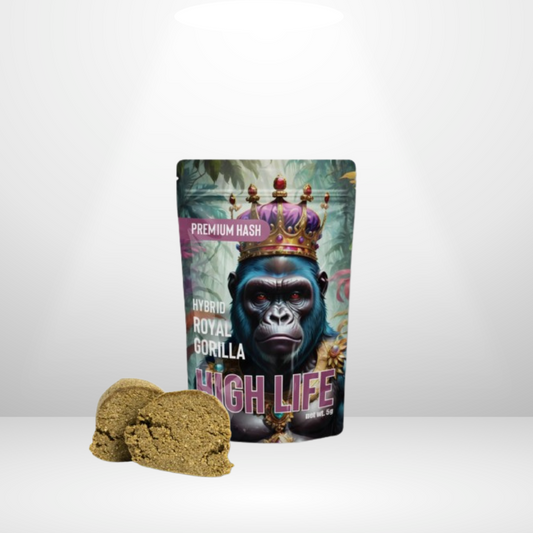 Närbild på THCA hash från Hero – Royal Gorilla Hybrid med 40% styrka